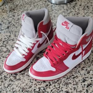 Nike Jordan 1s high